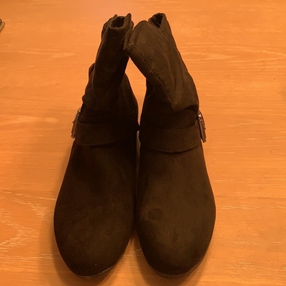 Women’s True Craft Black Micro “Addison” booties - Picture 3 of 8